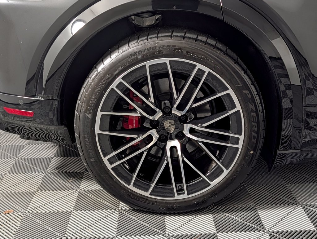 New 2026 Porsche Cayenne Turbo AWD/4WD image 13