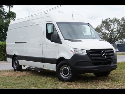 Used 2019 Mercedes-Benz Sprinter 170 image 1