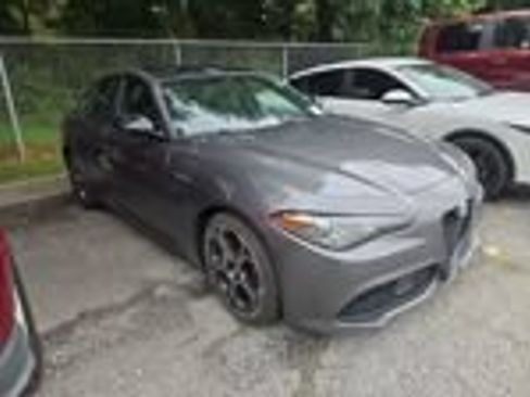 Used 2023 Alfa Romeo Giulia Veloce AWD/4WD image 8