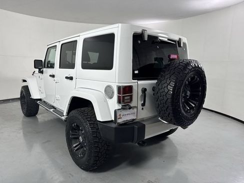 Used 2017 Jeep Wrangler Unlimited Sahara w/ Mopar Chrome Edition Group AWD/4WD image 28