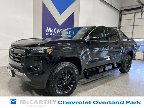 Used 2025 Chevrolet Colorado Z71 w/ Midnight Edition AWD/4WD image 10