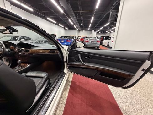 Used 2009 BMW 335i xDrive Coupe AWD/4WD image 28