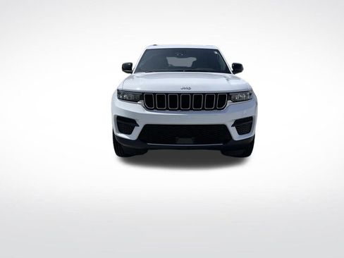 Used 2025 Jeep Grand Cherokee Laredo w/ Luxury Tech Group I AWD/4WD image 8