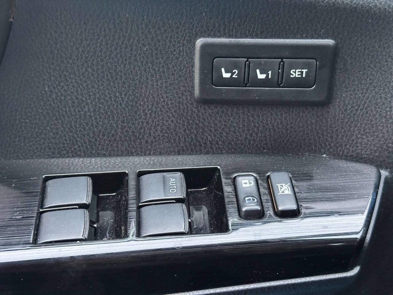Used 2018 Toyota RAV4 Limited AWD/4WD image 27