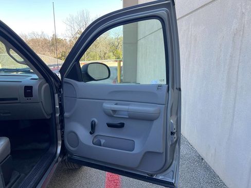 Used 2007 Chevrolet Silverado 1500 W/T image 24