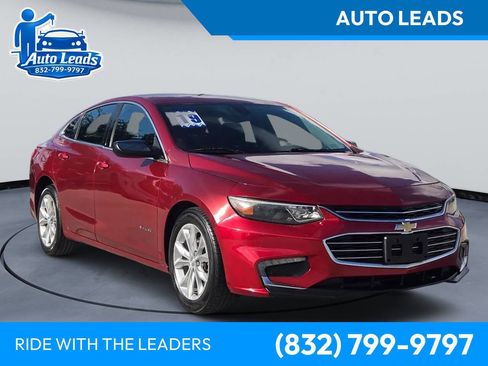Used 2019 Chevrolet Malibu LT FWD image 1