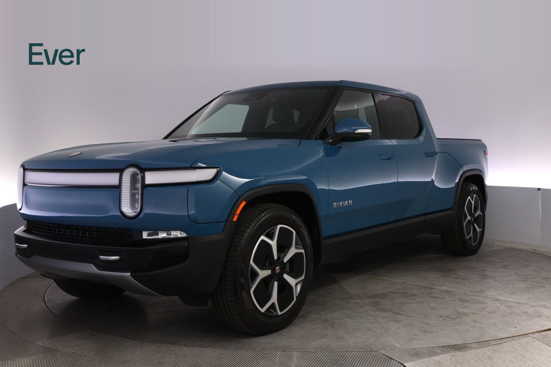 Used 2023 Rivian R1T Adventure Dual AWD/4WD image 2