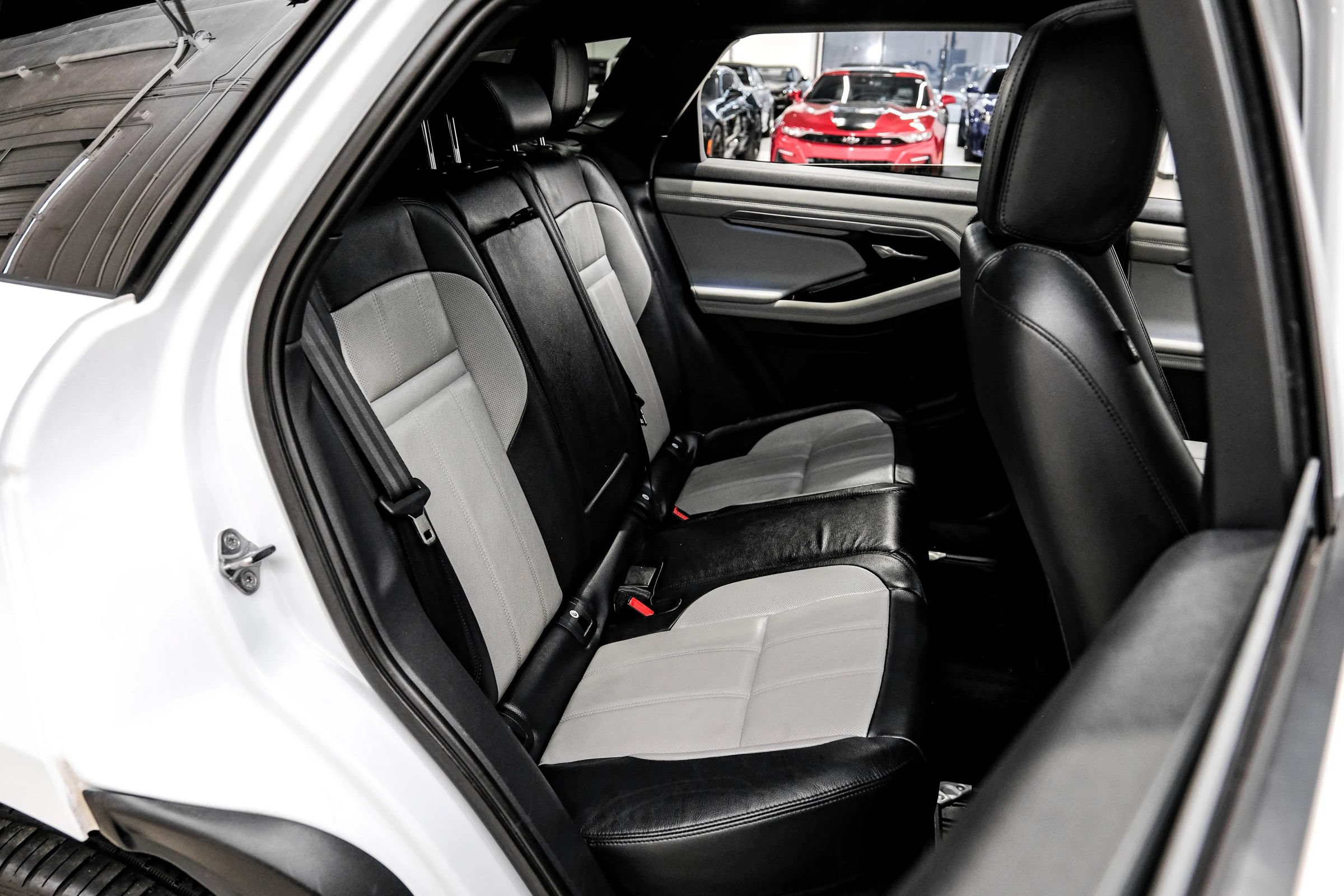 Used 2020 Land Rover Range Rover Evoque First Edition AWD/4WD image 39