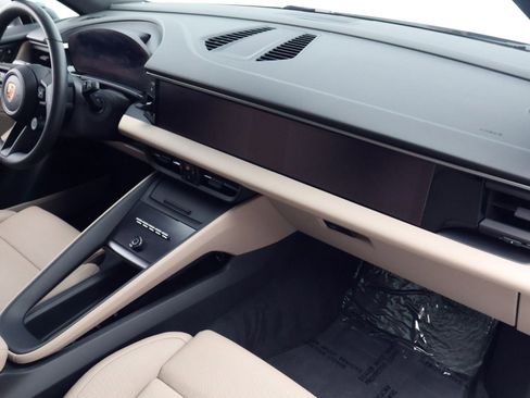 Certified 2024 Porsche Macan 4 Electric image 25