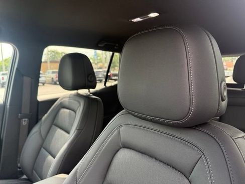 Used 2025 Chevrolet Equinox LT w/ Convenience Package II FWD image 8