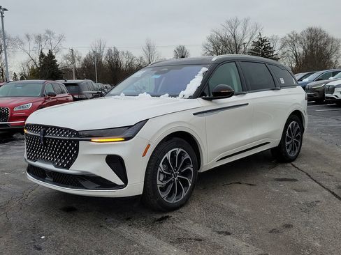 New 2026 Lincoln Nautilus Reserve image 8