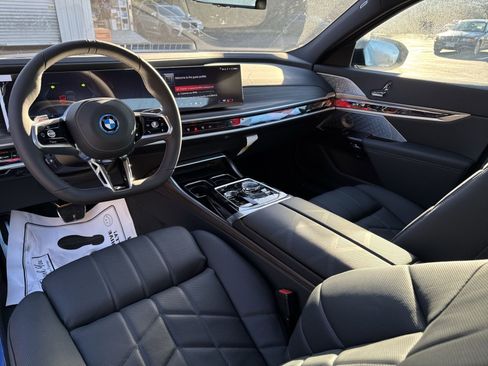 New 2026 BMW i7 M70 image 11