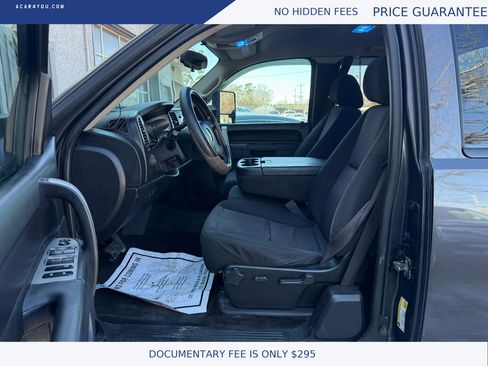 Used 2010 Chevrolet Silverado 2500 LT w/ Interior Plus Package image 10