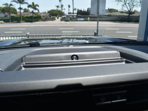 Used 2025 Ford F450 Lariat w/ FX4 Off-Road Package image 31