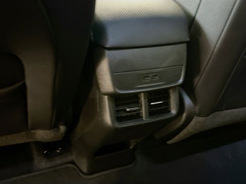 Used 2025 Chevrolet Equinox LT w/ Convenience Package II image 28