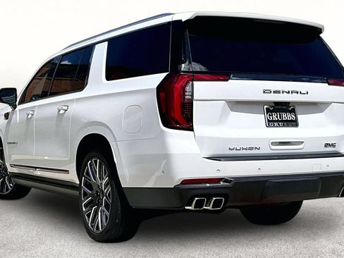 Used 2026 GMC Yukon XL Denali Ultimate w/ LPO, Floor Liner Package AWD/4WD image 17
