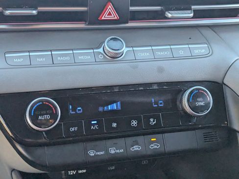 Used 2024 Hyundai Elantra SEL image 23