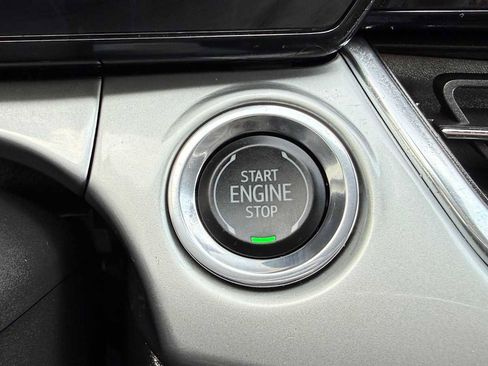 Used 2025 Chevrolet Trax LT w/ LT Convenience Package FWD image 19