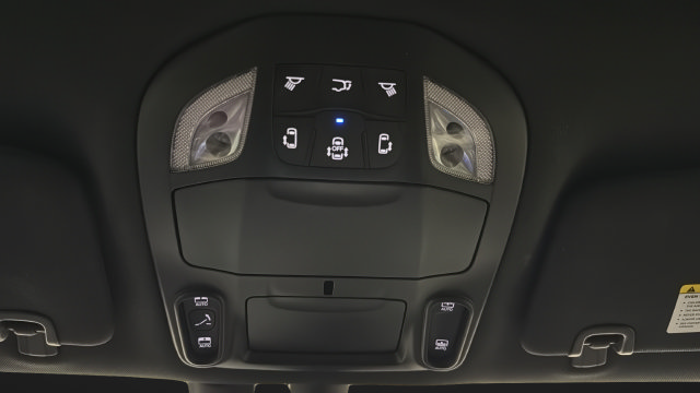 Used 2020 Chrysler Pacifica Limited FWD image 34