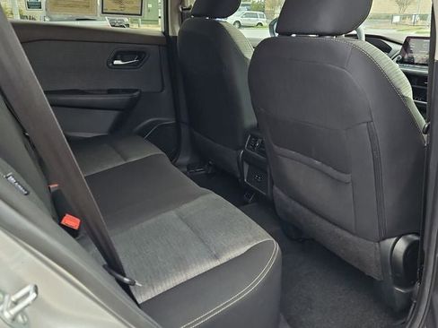 Used 2023 Nissan Rogue SV image 15