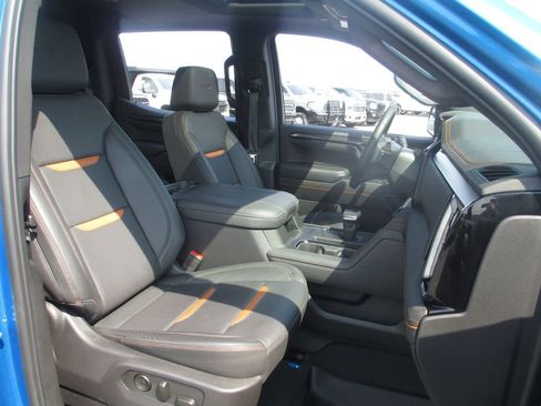 Used 2024 GMC Sierra 1500 AT4 w/ Technology Package AWD/4WD image 24