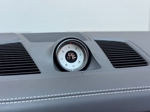 Used 2021 Porsche Cayenne Turbo S image 27