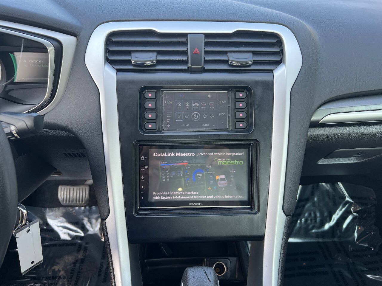 Used 2014 Ford Fusion SE FWD image 33