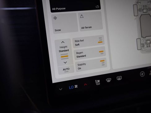 Used 2025 Rivian R1S Adventure image 29