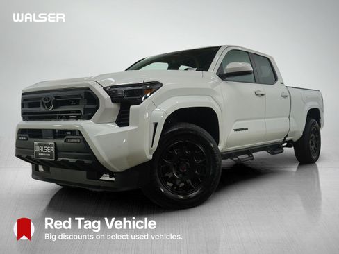 Certified 2025 Toyota Tacoma SR5 AWD/4WD image 1
