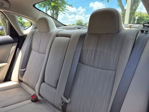 Used 2016 Nissan Sentra SV FWD image 13