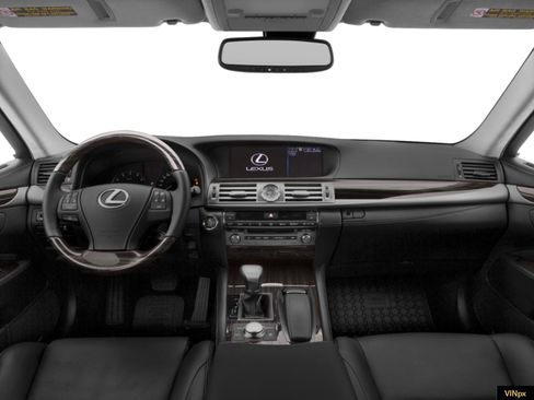 Used 2016 Lexus LS 460 w/ Comfort Package image 4