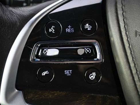 Used 2017 Cadillac Escalade ESV Platinum AWD/4WD image 36