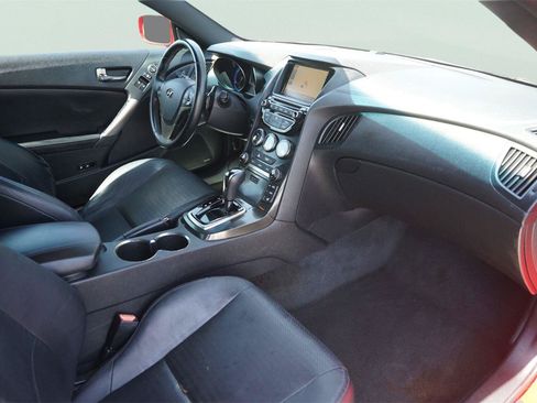 Used 2016 Hyundai Genesis Coupe 3.8 RWD image 13