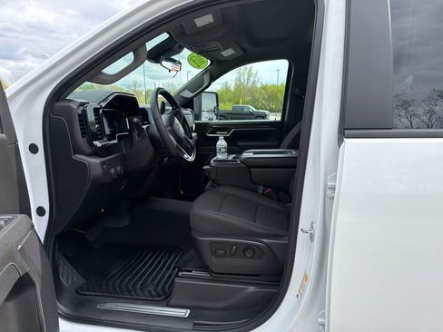 Used 2025 Chevrolet Silverado 2500 LT w/ Convenience Package AWD/4WD image 11
