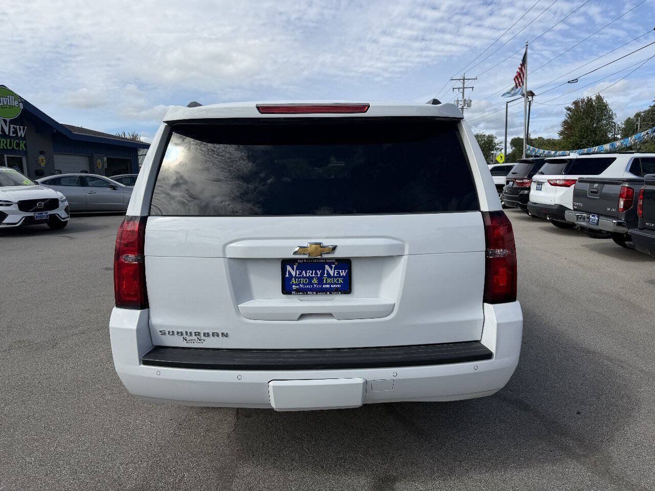 Used 2018 Chevrolet Suburban LT AWD/4WD image 6