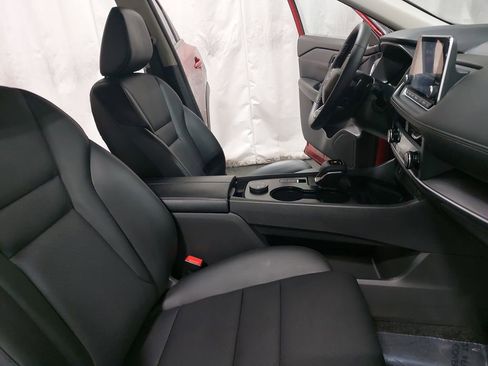 Certified 2025 Nissan Rogue SV w/ SV Premium Package image 10