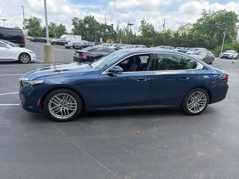 Used 2024 BMW 530i xDrive w/ Convenience Package AWD/4WD image 5