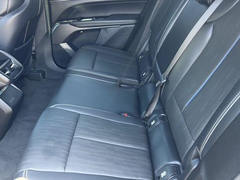 Used 2024 Cadillac Lyriq Luxury AWD/4WD image 14