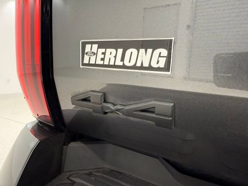 Used 2025 Toyota Tundra SR5 w/ SR5 Convenience Package AWD/4WD image 11