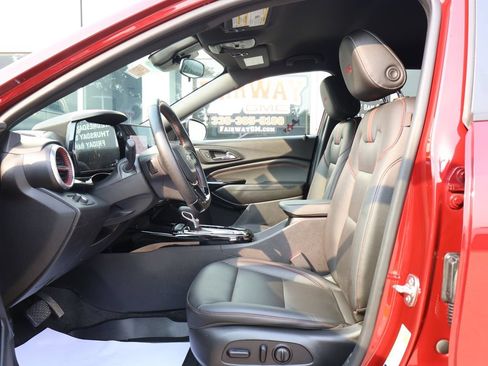 Used 2025 Chevrolet Trax RS w/ Driver Confidence Package FWD image 12