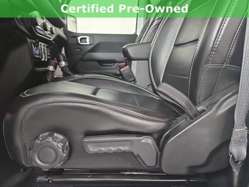 Used 2023 Jeep Wrangler Unlimited Sahara w/ Cold Weather Group AWD/4WD image 32