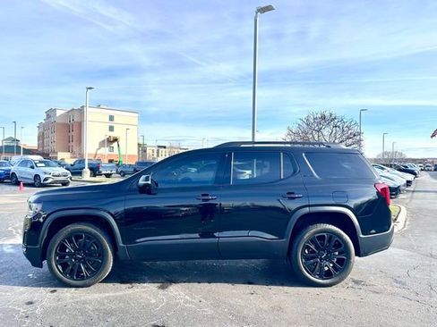 Used 2023 GMC Acadia SLE w/ Driver Convenience Package image 6