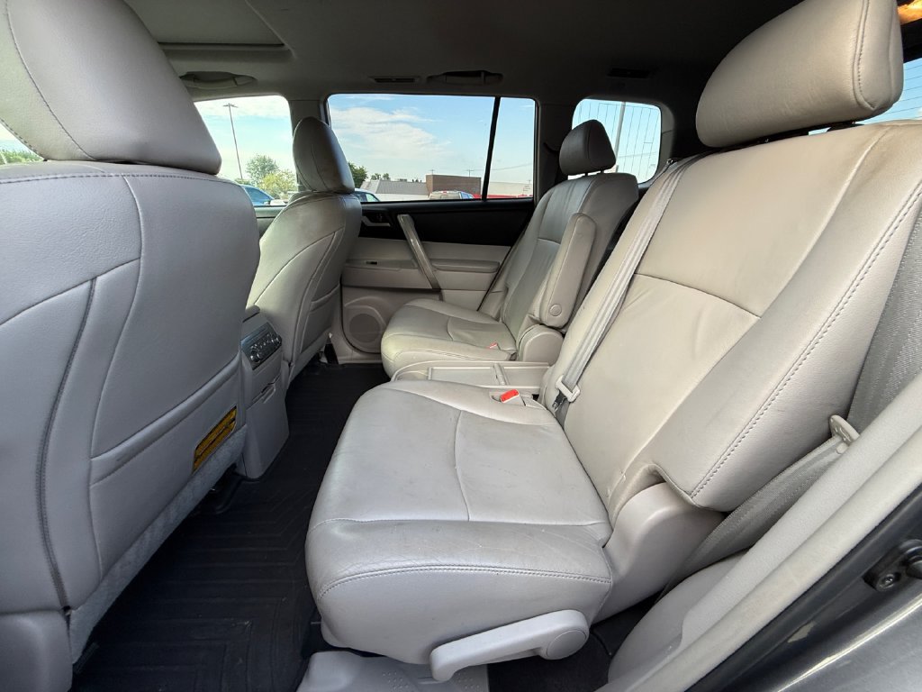 Used 2011 Toyota Highlander SE w/ Tow Pkg AWD/4WD image 20