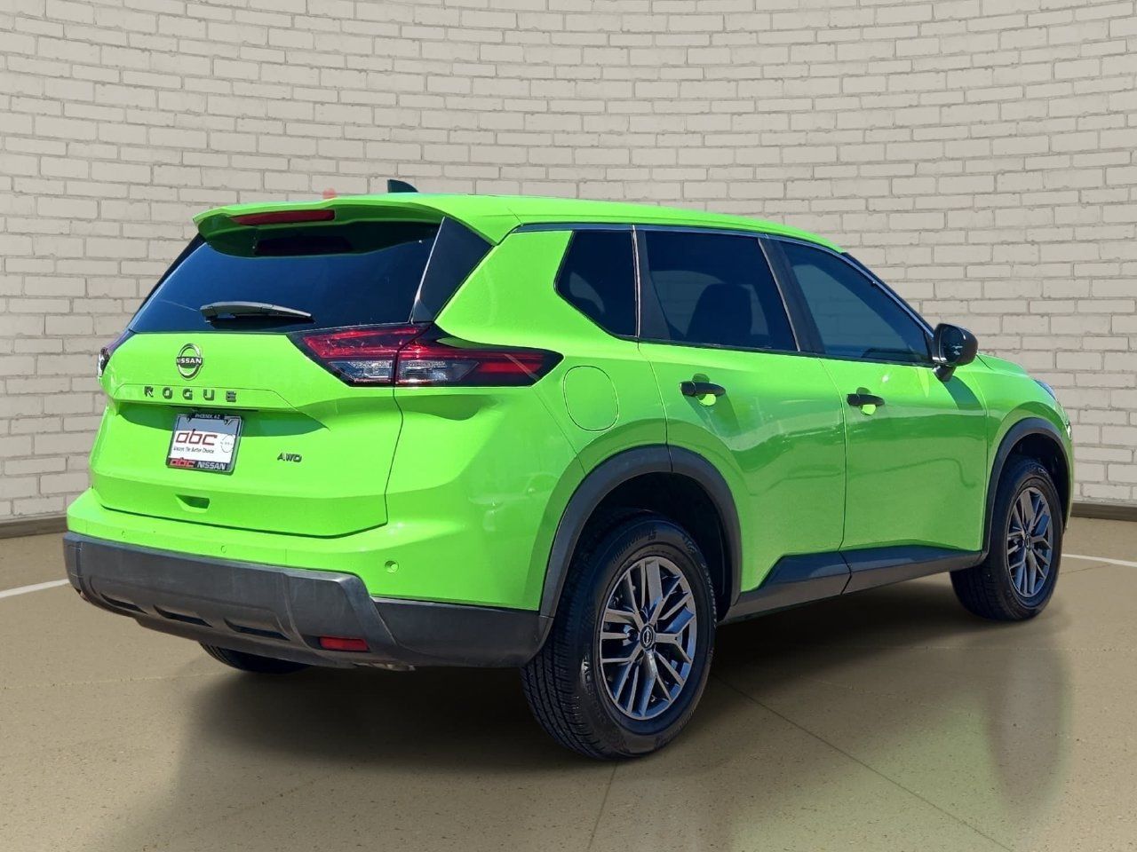Used 2025 Nissan Rogue S AWD/4WD image 5