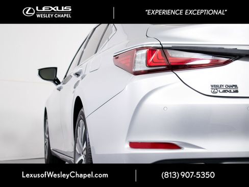 Used 2020 Lexus ES 350 w/ Premium Package FWD image 9