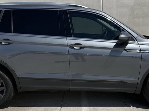 Certified 2024 Volkswagen Tiguan SE image 4