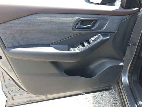 Used 2023 Nissan Rogue S FWD image 11