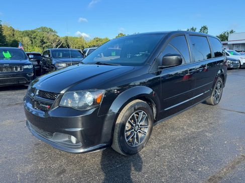 Used 2016 Dodge Grand Caravan R/T FWD image 1