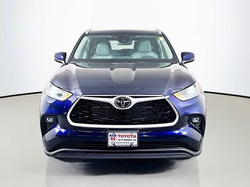New 2026 Toyota Highlander XLE image 11