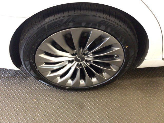Used 2017 Genesis G90 3.3T Premium RWD image 25